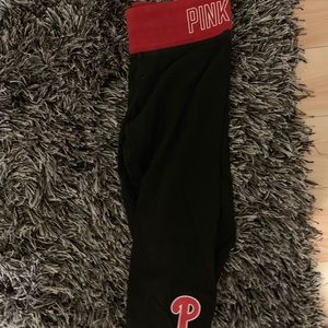 PINK Phillies cropped leggings